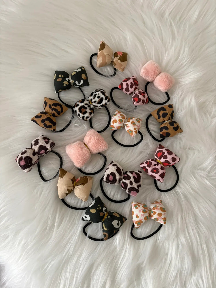 Collection de chouchous noeuds artisanaux, différents motifs et coloris