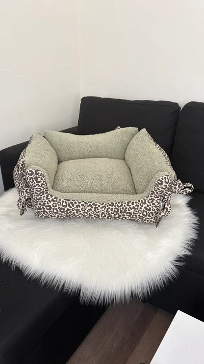 Dodo pour chiens et chat en bachette léopard noire et blanche et en sherpa verte 