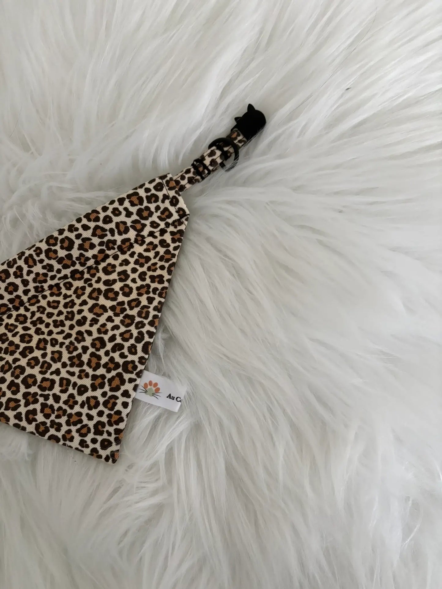 Ensemble de collier pour chat et de bandana léopard