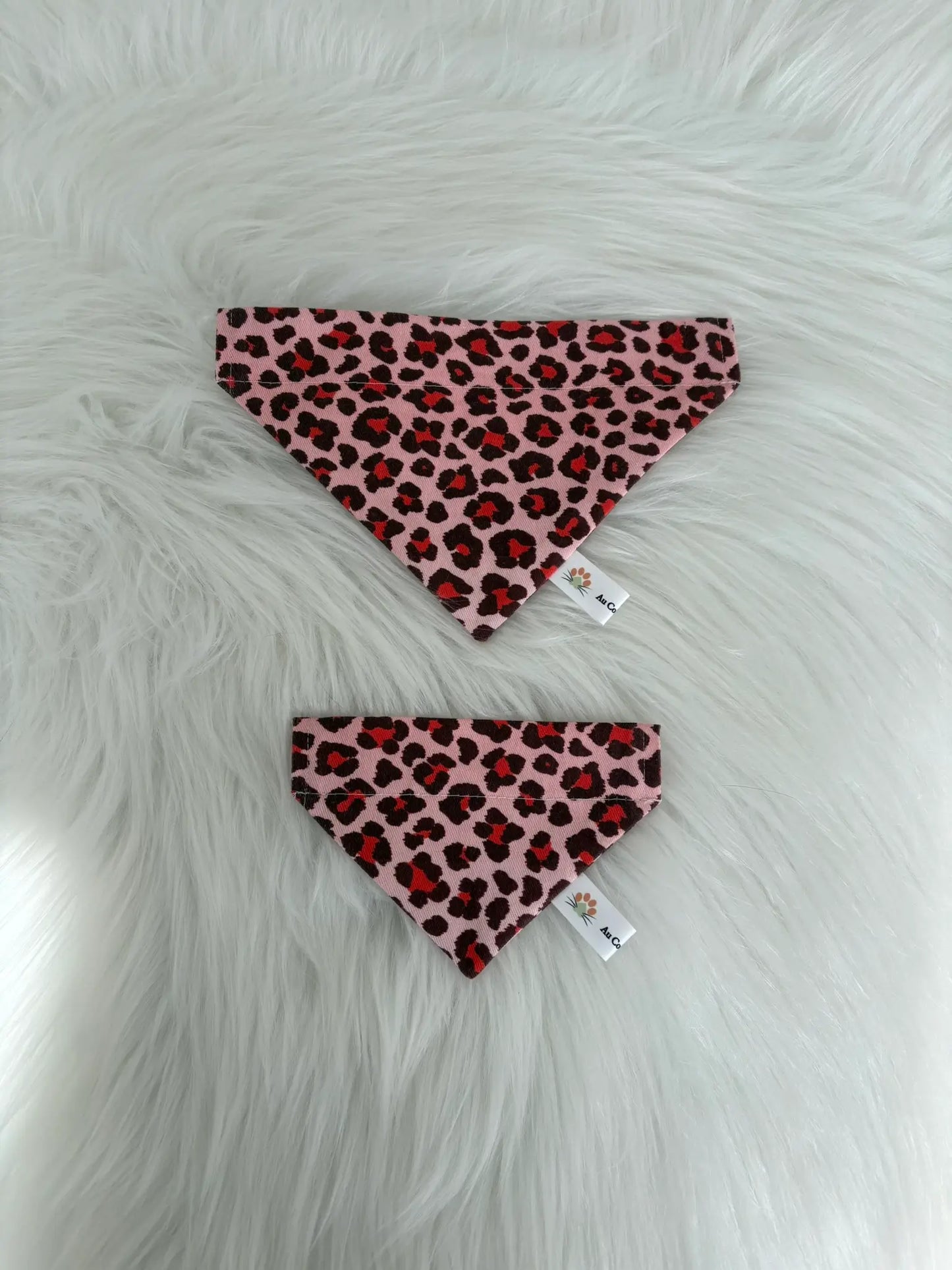 Bandanas pour chats faits mains, taille XS et S, motifs léopard rouge
