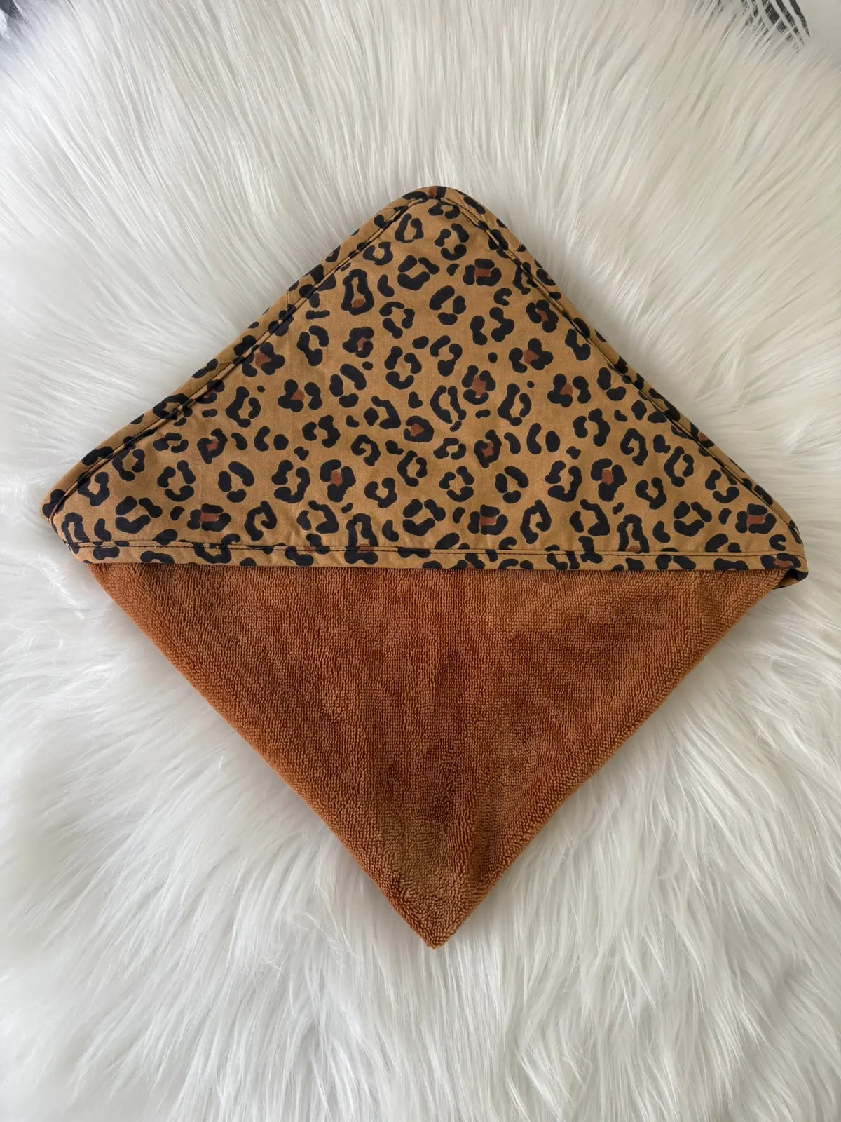 Cape de bain artisanale pour chiens et chats marron léopard