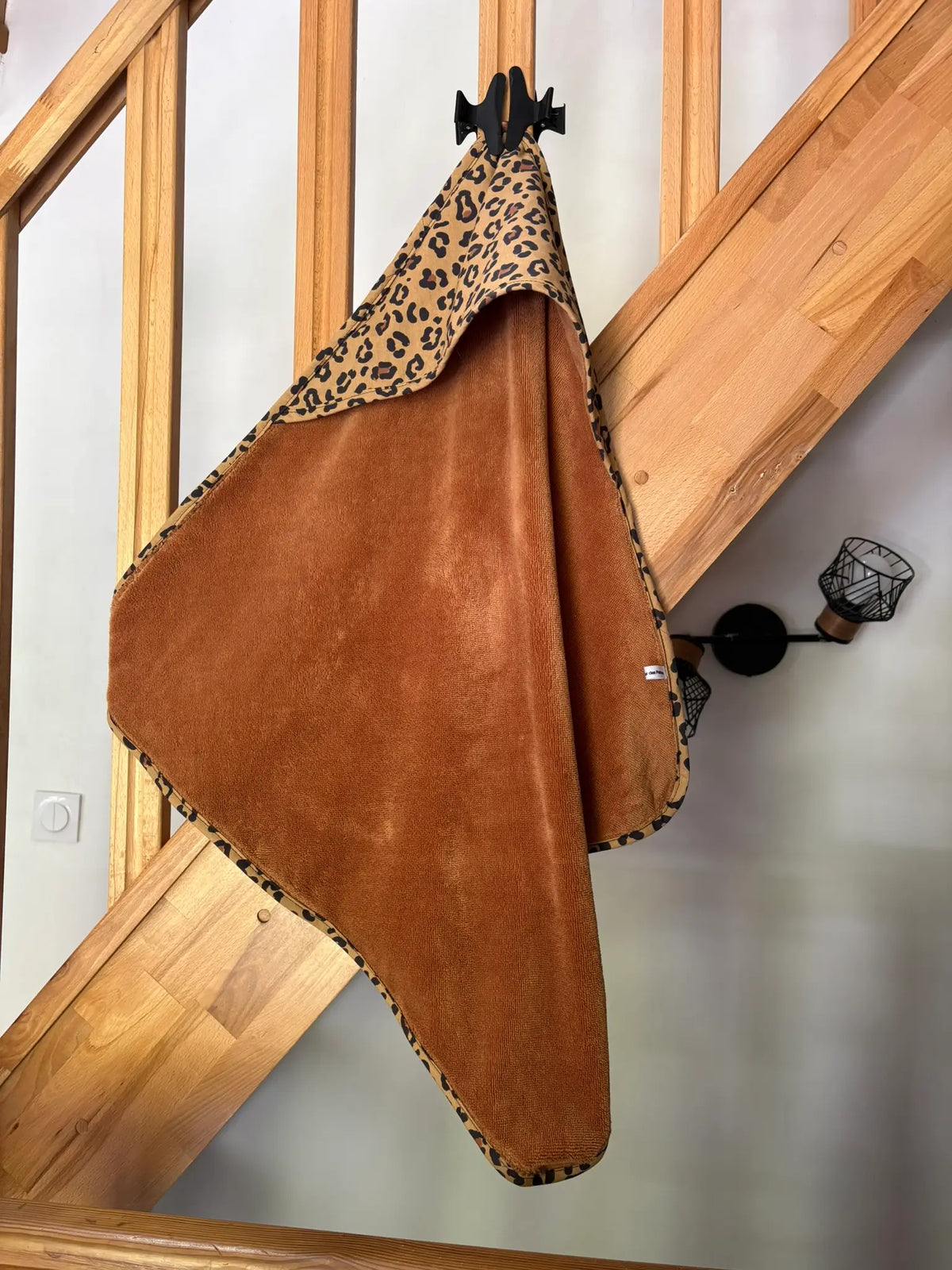 Cape de bain pour chiens et chats artisanale marron