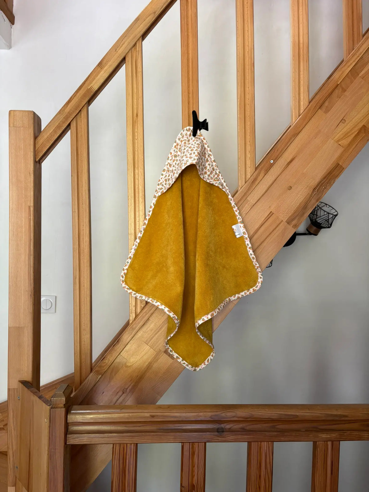 Cape de bain pour chiens et chats artisanale moutarde