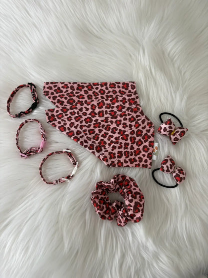 Collection léopard de bandana et collier pour chat, chouchous faits mains