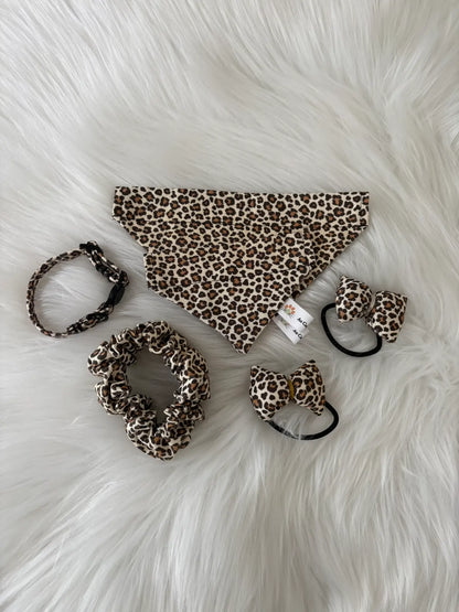 Collection léopard de bandana et collier pour chat, chouchous faits mains