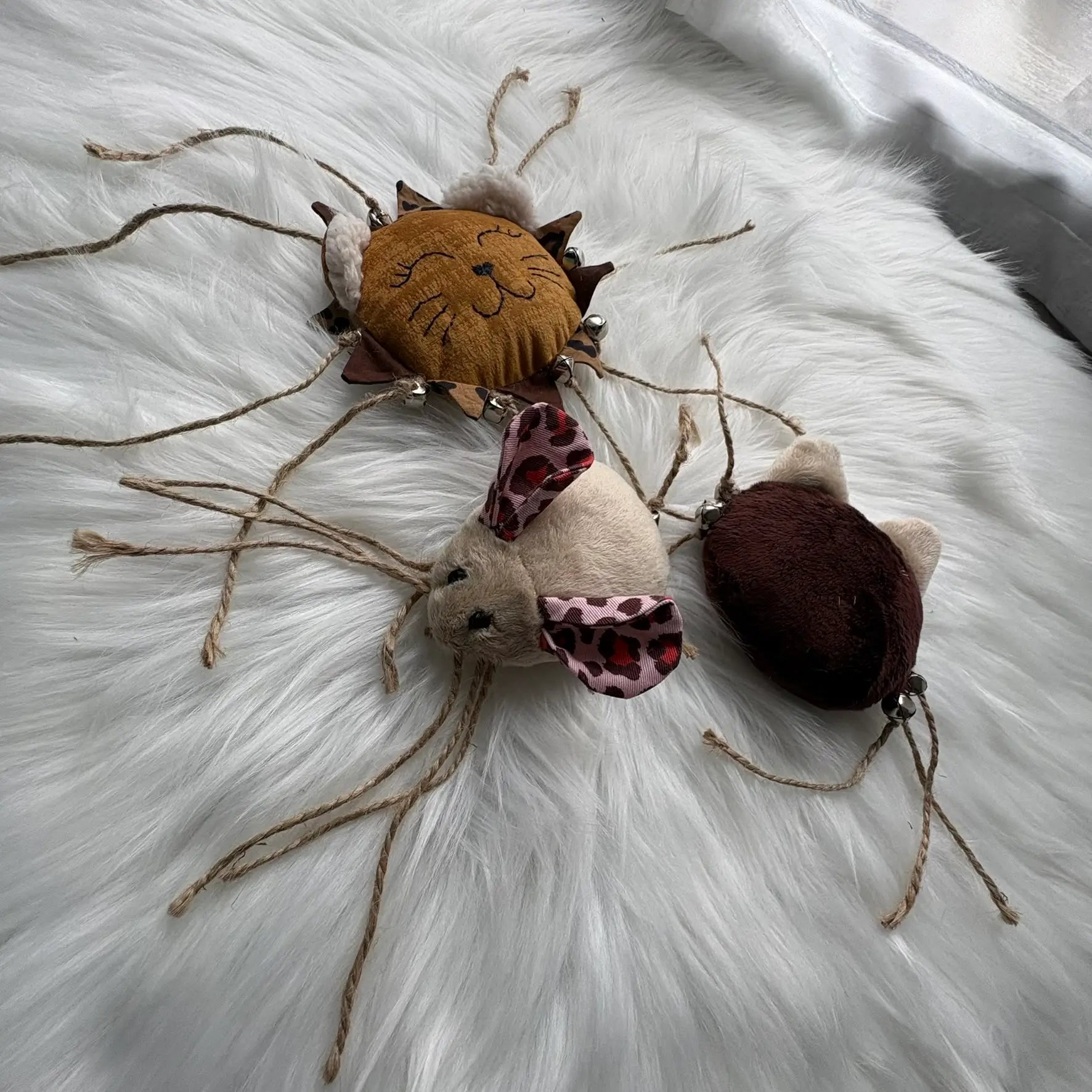 Collection de jouets pour chat artisanaux