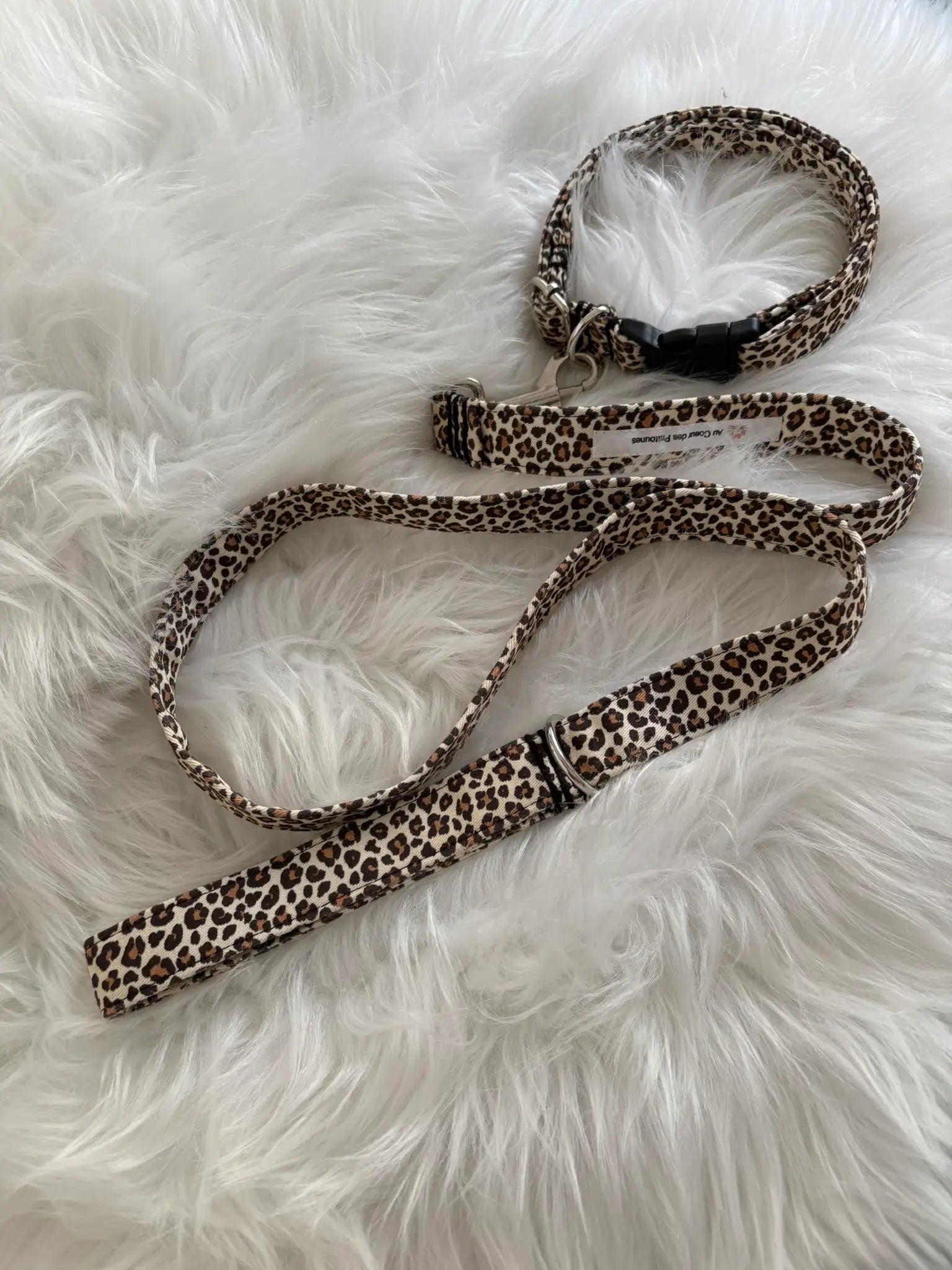 Ensemble laisse et collier fait main pour chien aux motifs léopard beige