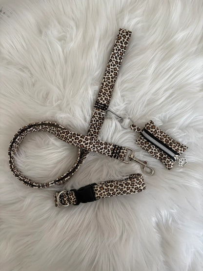 Ensemble laisse, collier et distributeur de sacs à crottes pour chien fait main, en motifs léopard beige