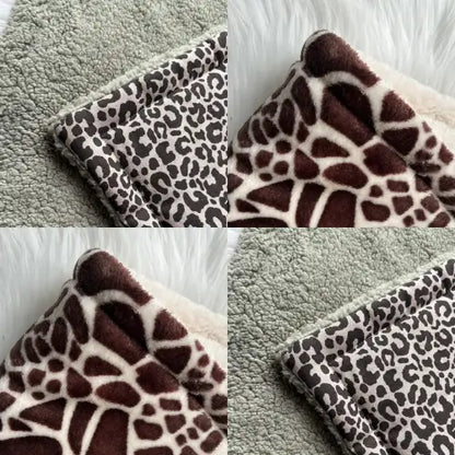 Plaid artisanal pour chien et chat aux motifs léopard ou girafe
