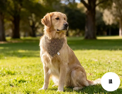 Photo générée par une IA d'un chien portant notre bandana à nouer fait main aux motifs léopard beige