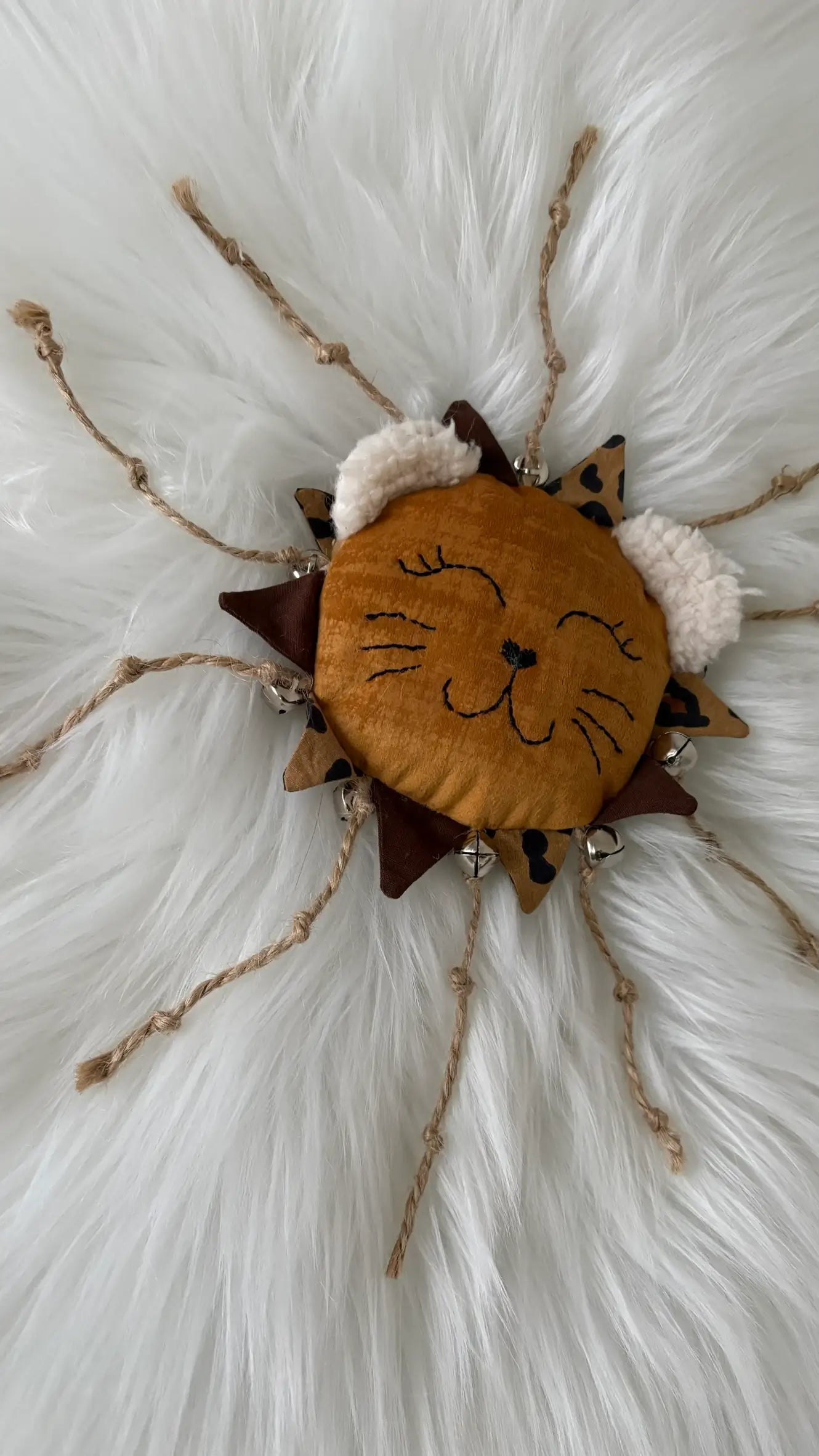 Jouet pour chat Lion fait main, avec cordes et grelots, avec ou sans herbes à chat avec broderies