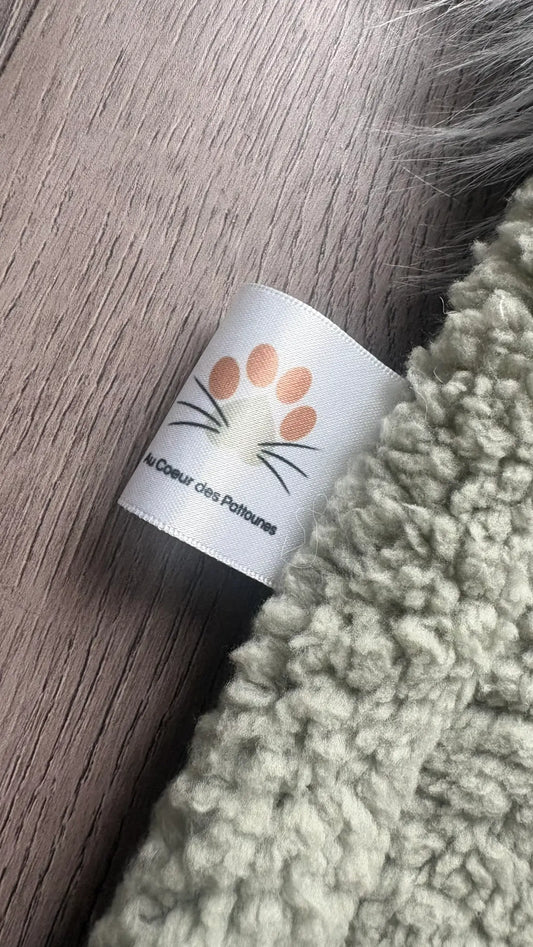 Plaid artisanal pour chien et chat motifs léopard et tissus vert uni étiqueté