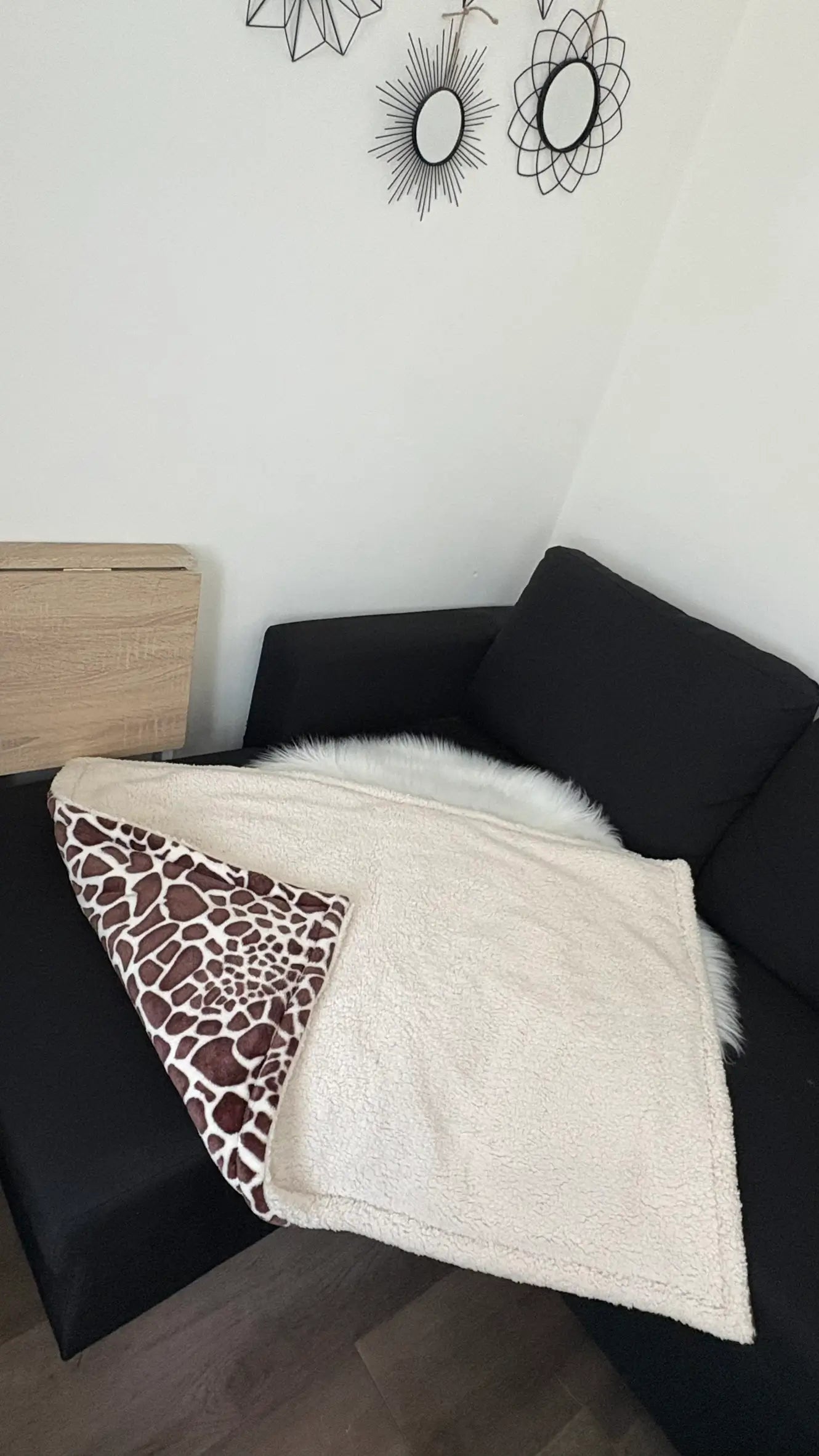 Plaid fait main aux motifs girafe et écru