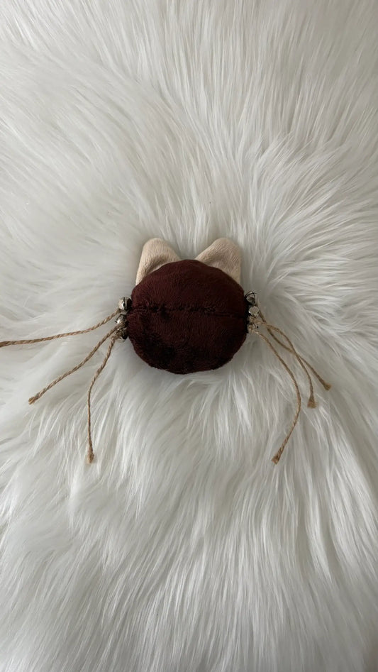 Sacha le chat, jouet pour chat marron avec oreilles beiges, avec ou sans herbes à chat. Cordes et grelots, artisanal.